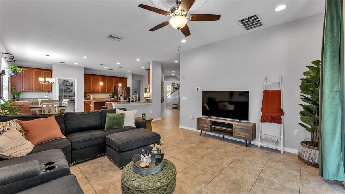 1826 ALTAVISTA CIRCLE — photo 15 of 51
