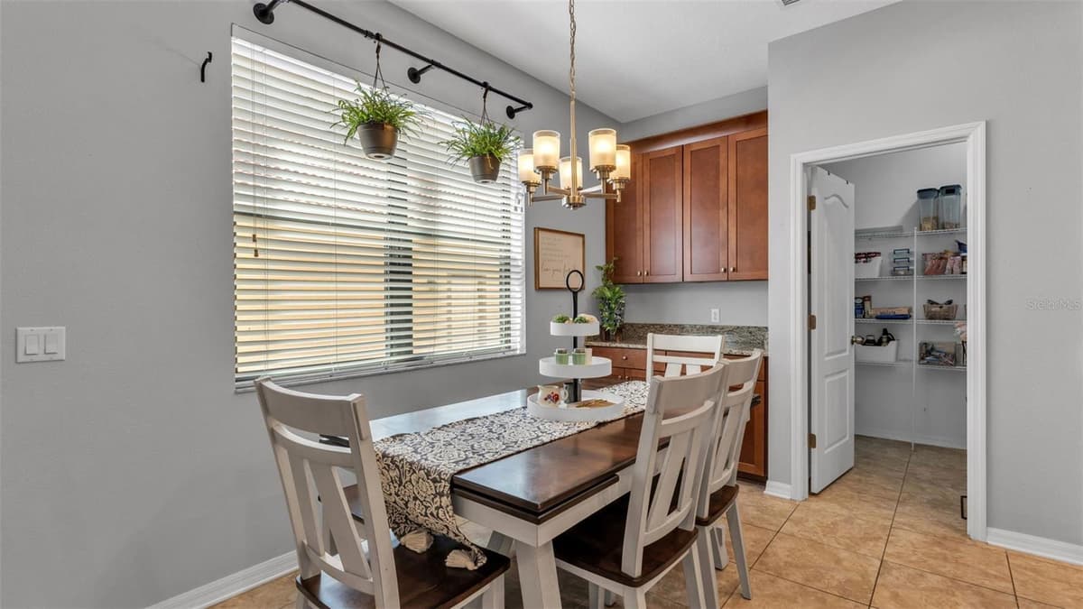 1826 ALTAVISTA CIRCLE — photo 9 of 51