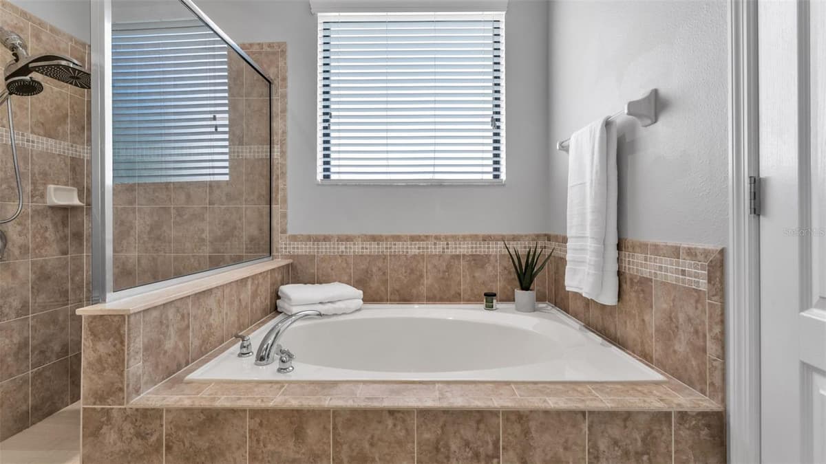 1826 ALTAVISTA CIRCLE — photo 24 of 51