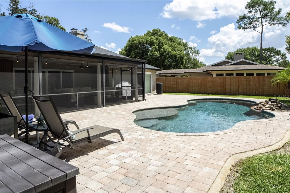 718 FOX VALLEY DRIVE — photo 4 of 25