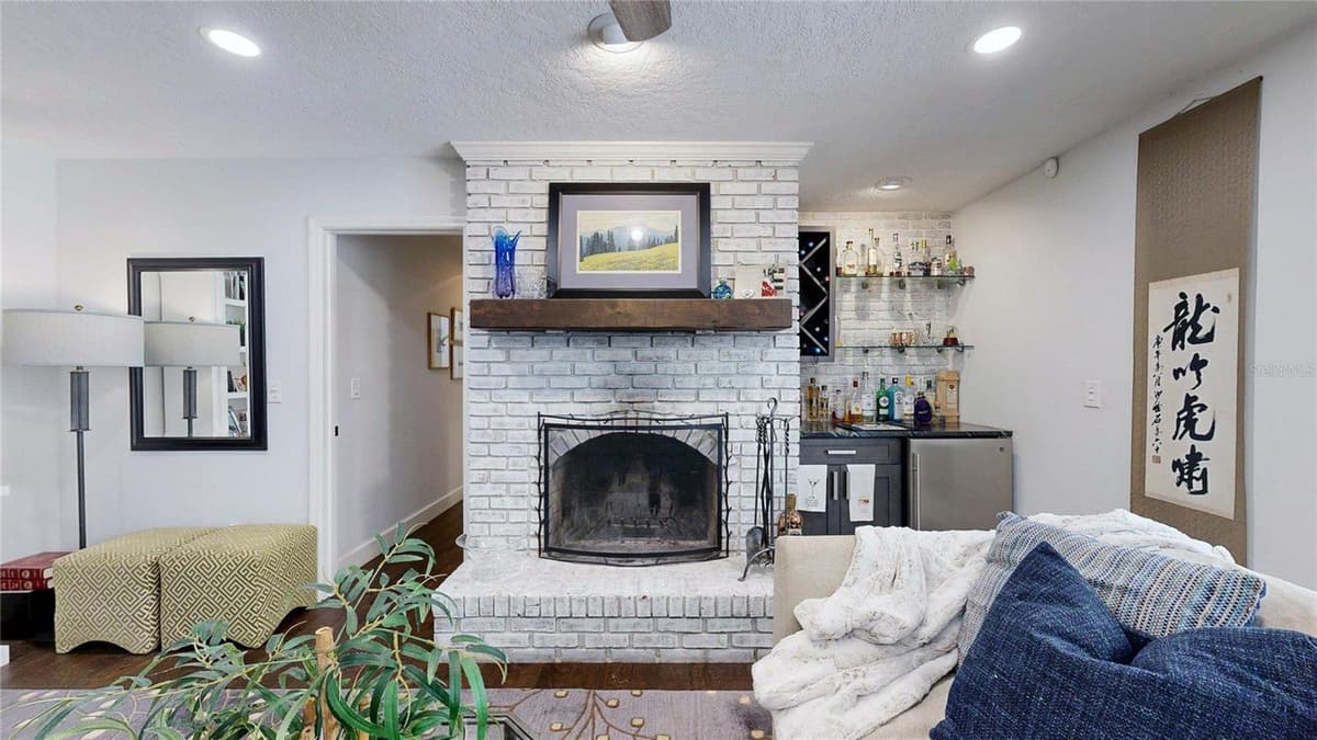 718 FOX VALLEY DRIVE — photo 17 of 25
