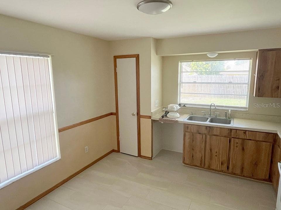 2127 SPICE AVENUE — photo 8 of 15