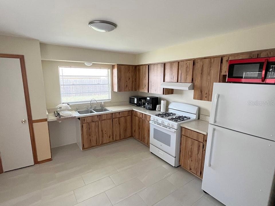 2127 SPICE AVENUE — photo 7 of 15