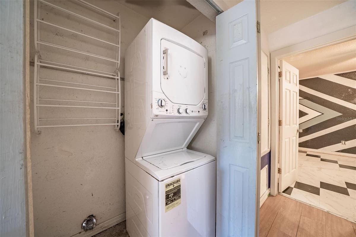 813 GREENWOOD STREET — photo 29 of 43