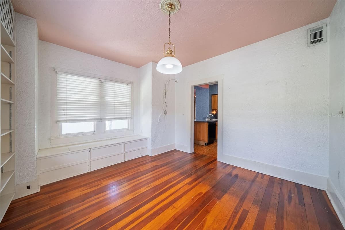 813 GREENWOOD STREET — photo 6 of 43