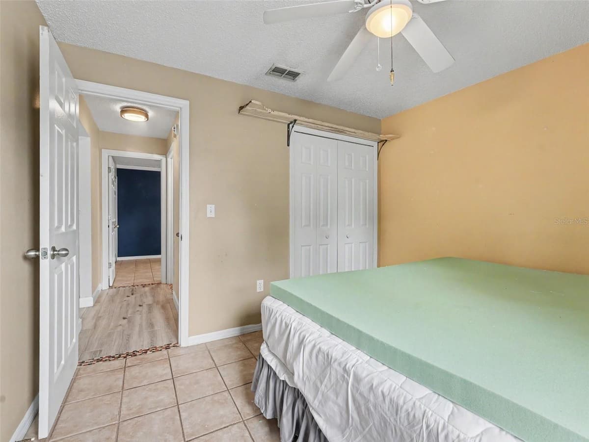 147 TIMBERPARK DRIVE — photo 14 of 22