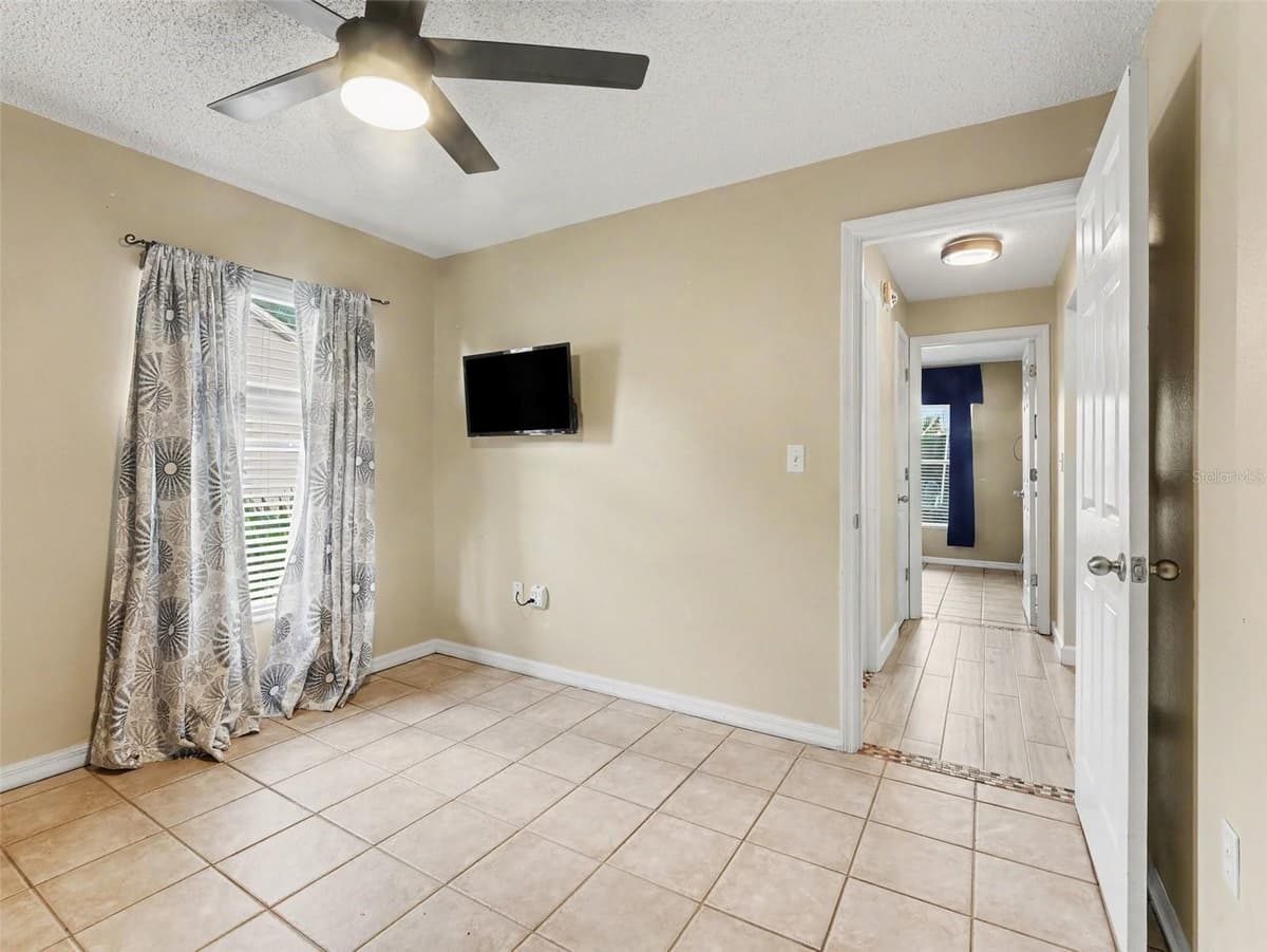 147 TIMBERPARK DRIVE — photo 16 of 22
