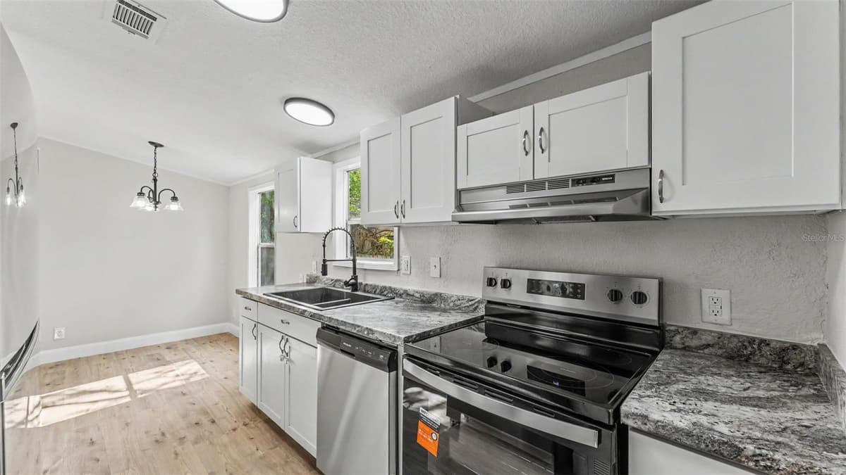 1222 ROWELL STREET — photo 6 of 16