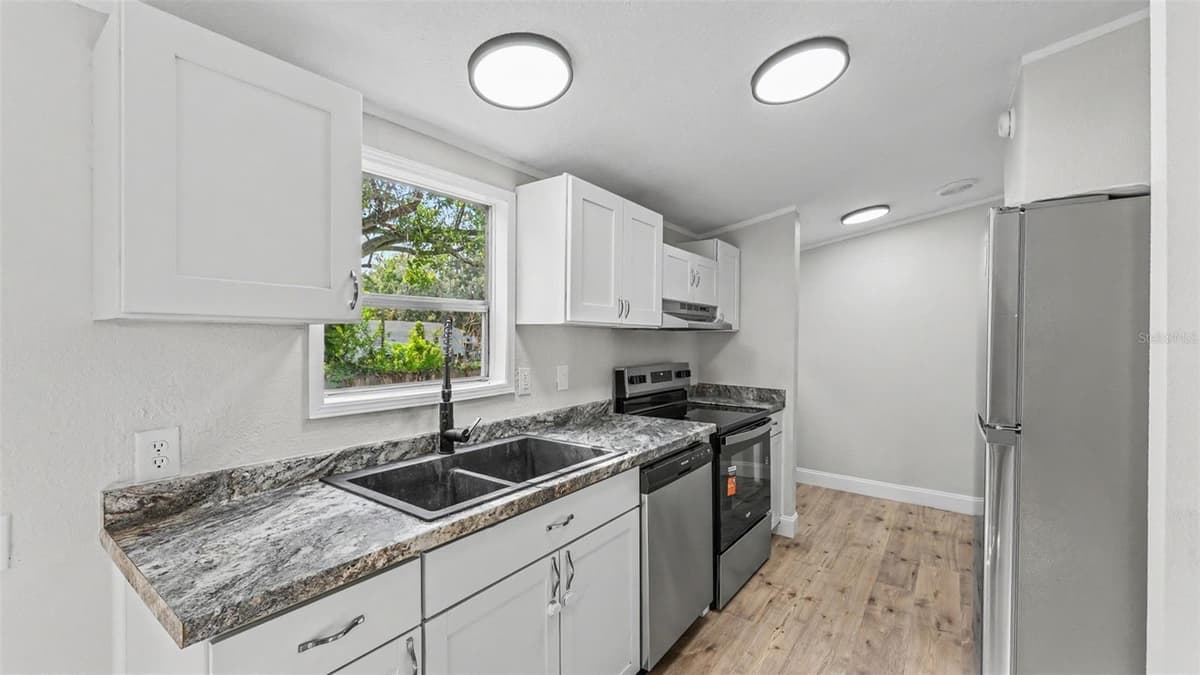 1222 ROWELL STREET — photo 5 of 16