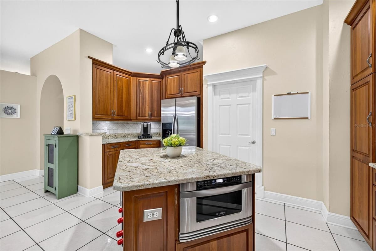 3918 NINE DRIVE — photo 37 of 100