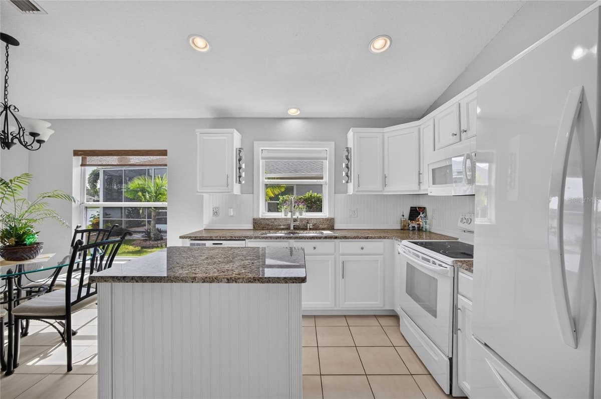 1550 SCARLETT AVENUE — photo 11 of 49