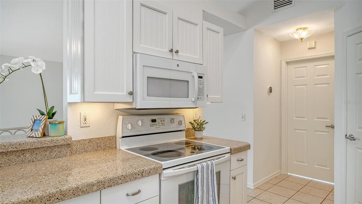 23 ARBOR OAKS DRIVE — photo 13 of 33