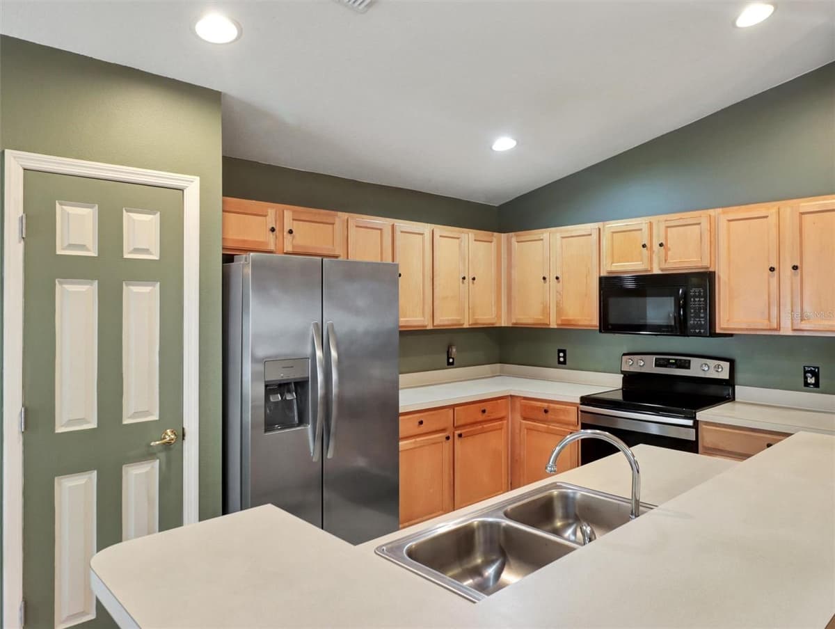 7515 TERRACE RIVER DRIVE — photo 15 of 37