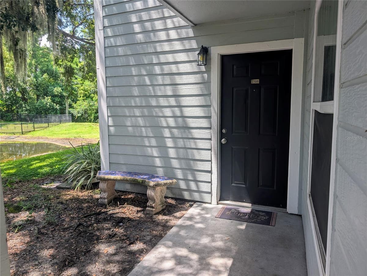2550 ALAFAYA TRAIL — photo 2 of 8