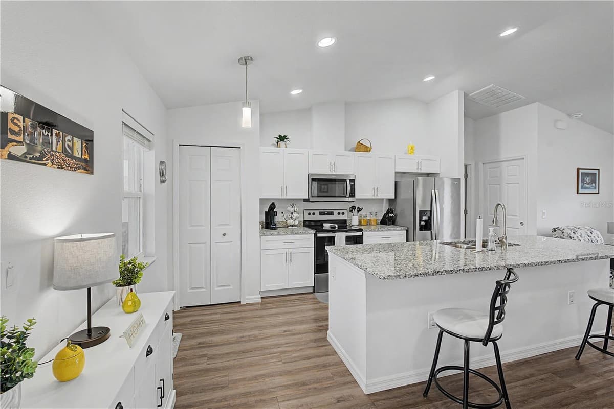 4322 MARYLAND STREET — photo 7 of 40