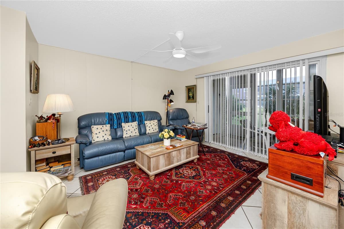 3435 41ST TERRACE — photo 3 of 33