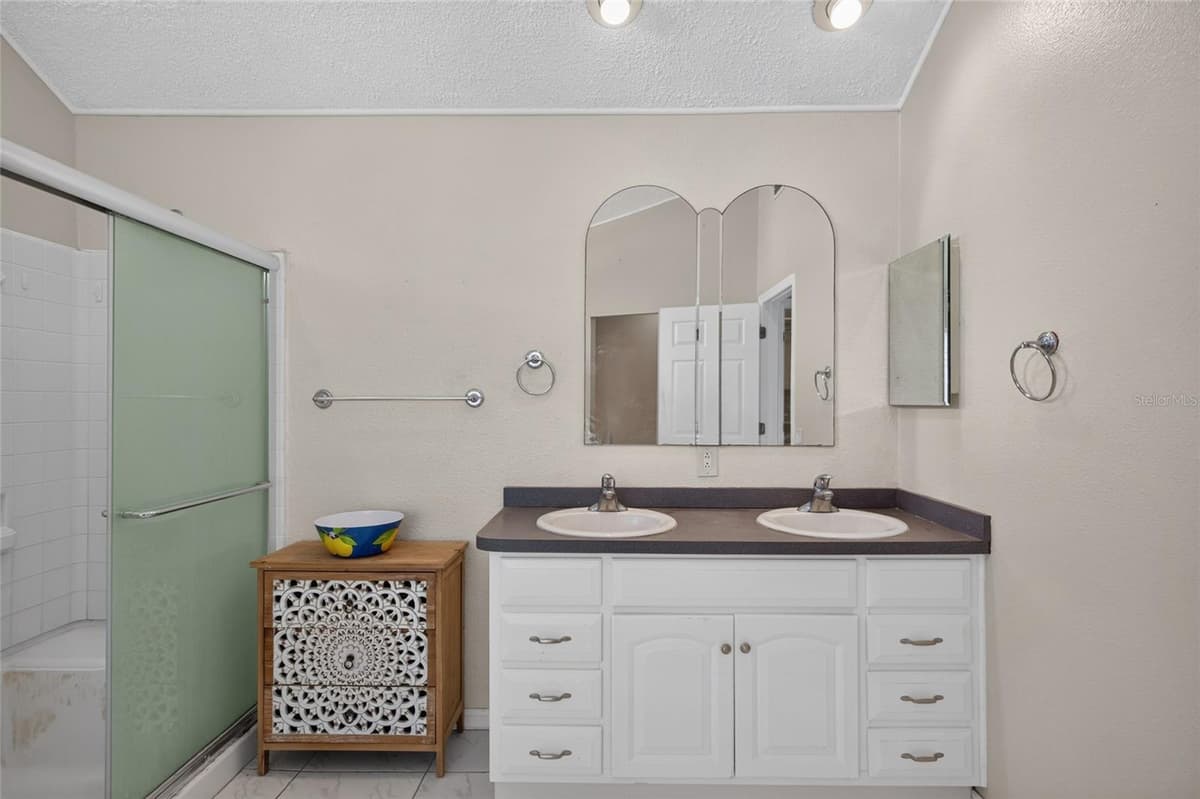 13625 DEVENTER COURT — photo 24 of 57