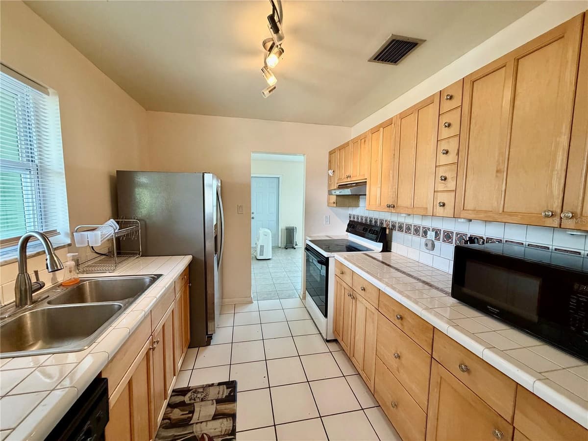 2201 AARON STREET — photo 12 of 26