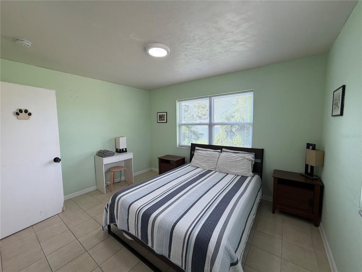 2201 AARON STREET — photo 19 of 26