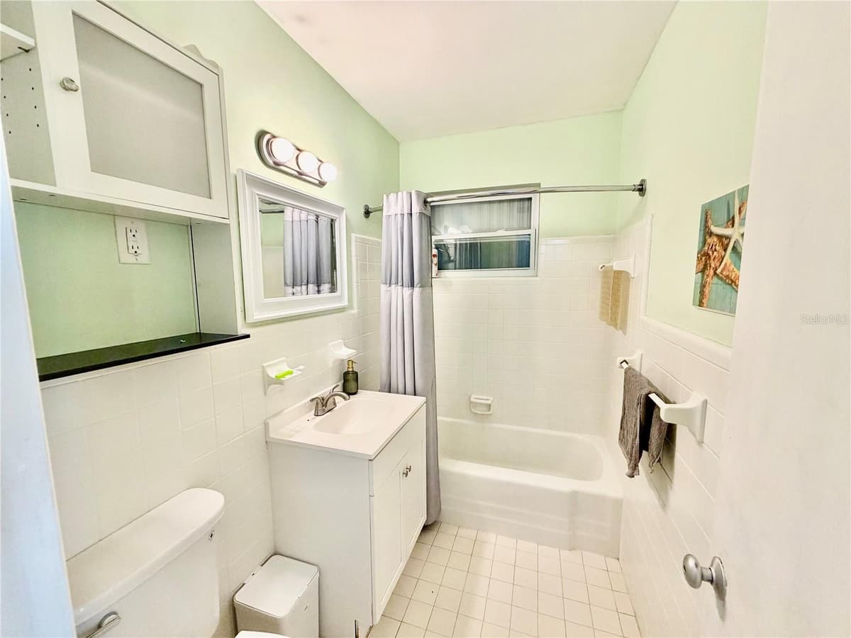 2201 AARON STREET — photo 17 of 26