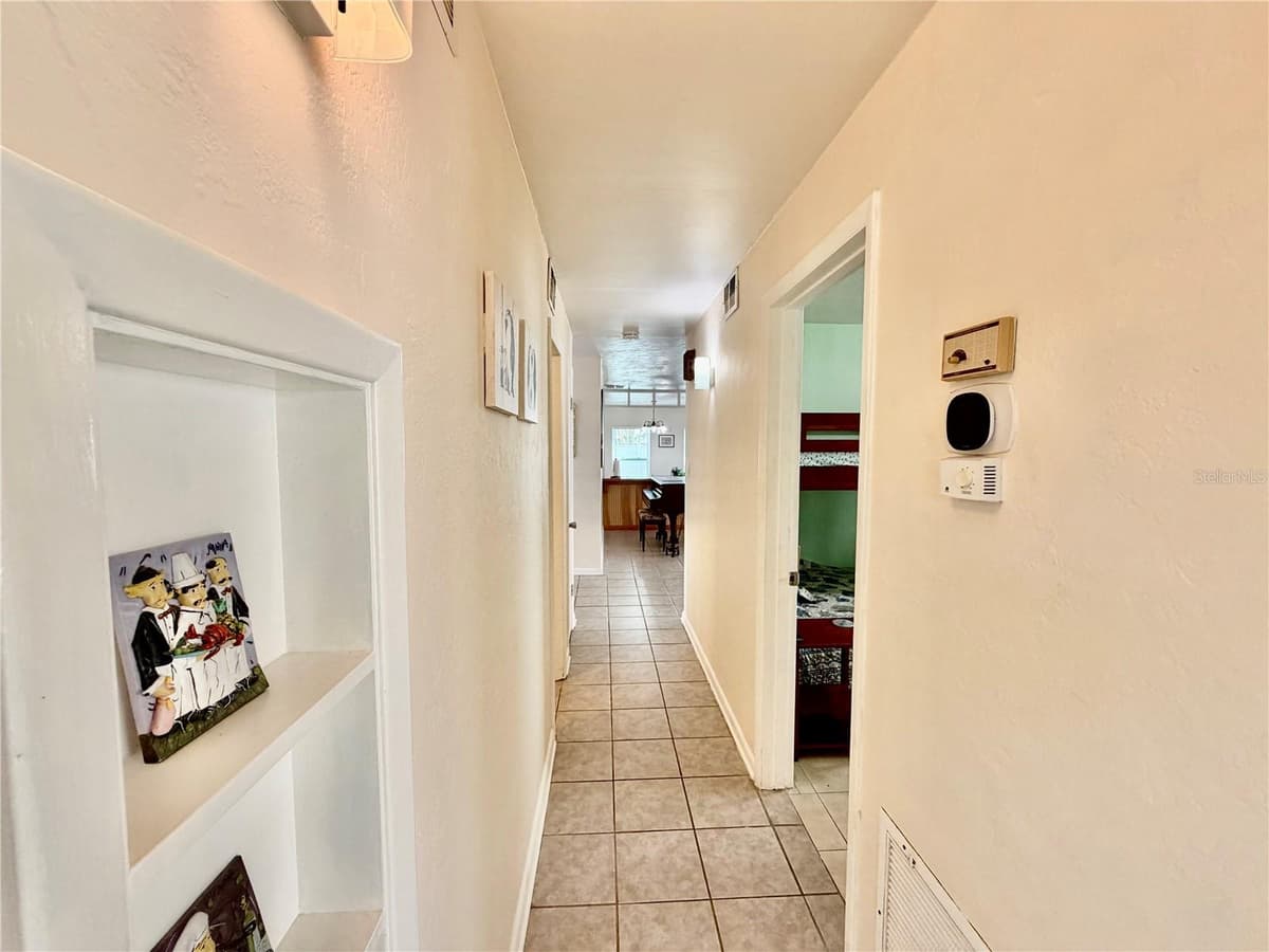 2201 AARON STREET — photo 18 of 26