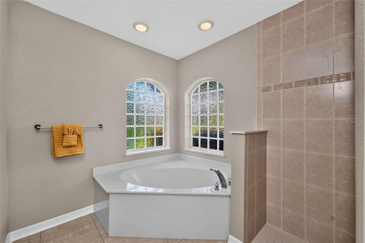 8 SPORTSMAN ROAD — photo 18 of 38