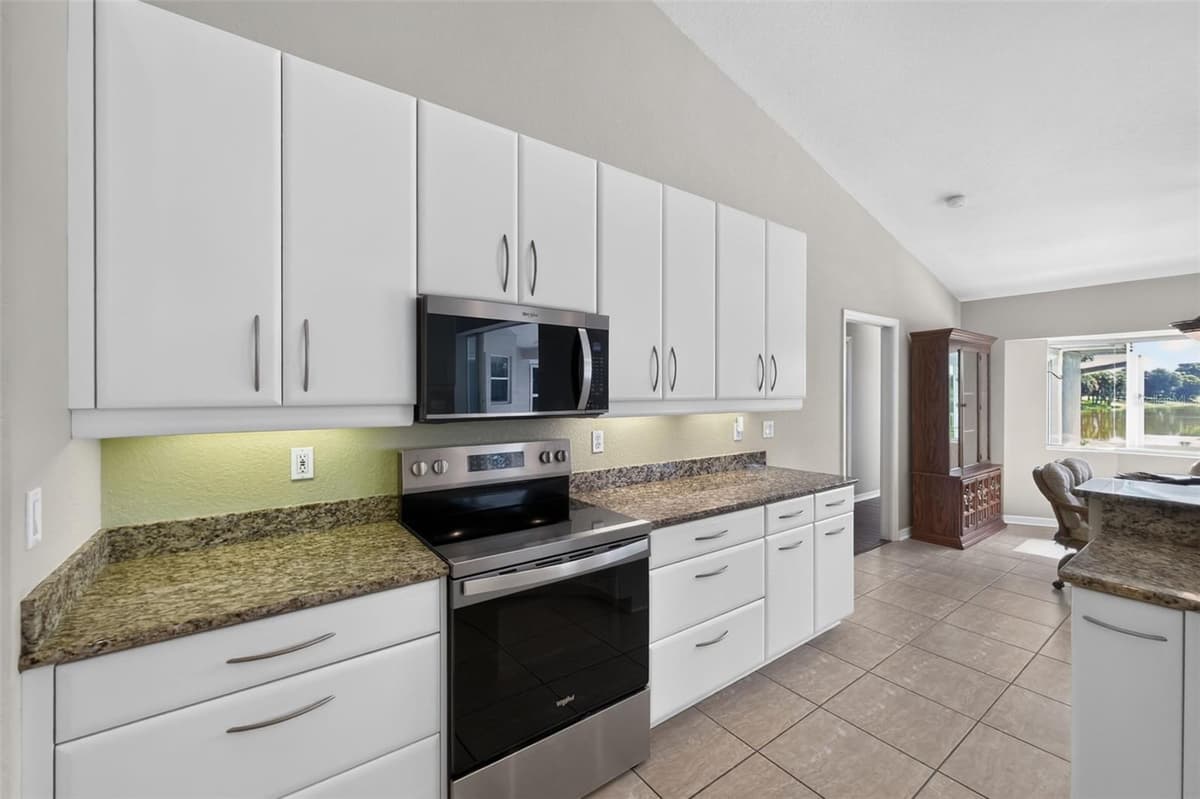8 SPORTSMAN ROAD — photo 15 of 38