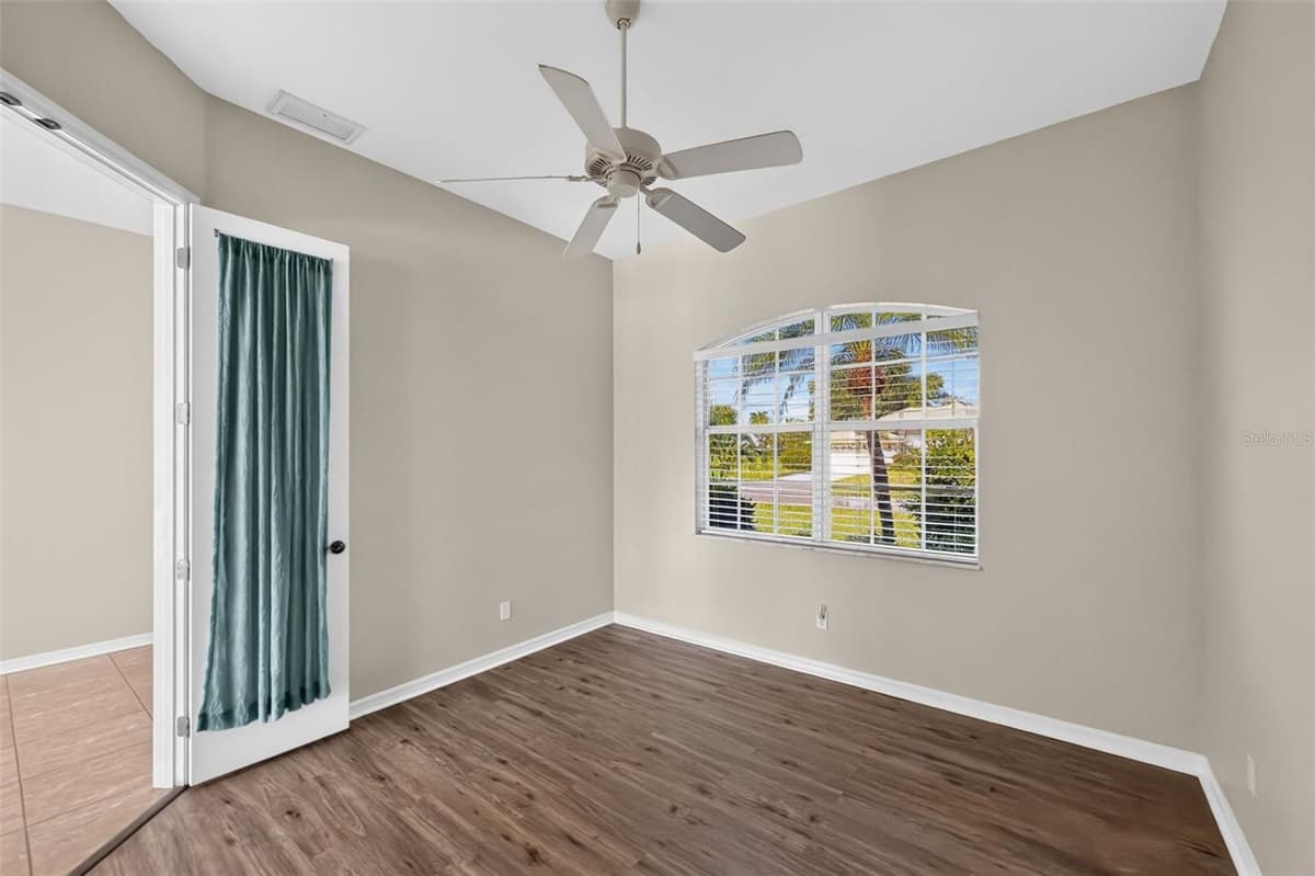 8 SPORTSMAN ROAD — photo 7 of 38