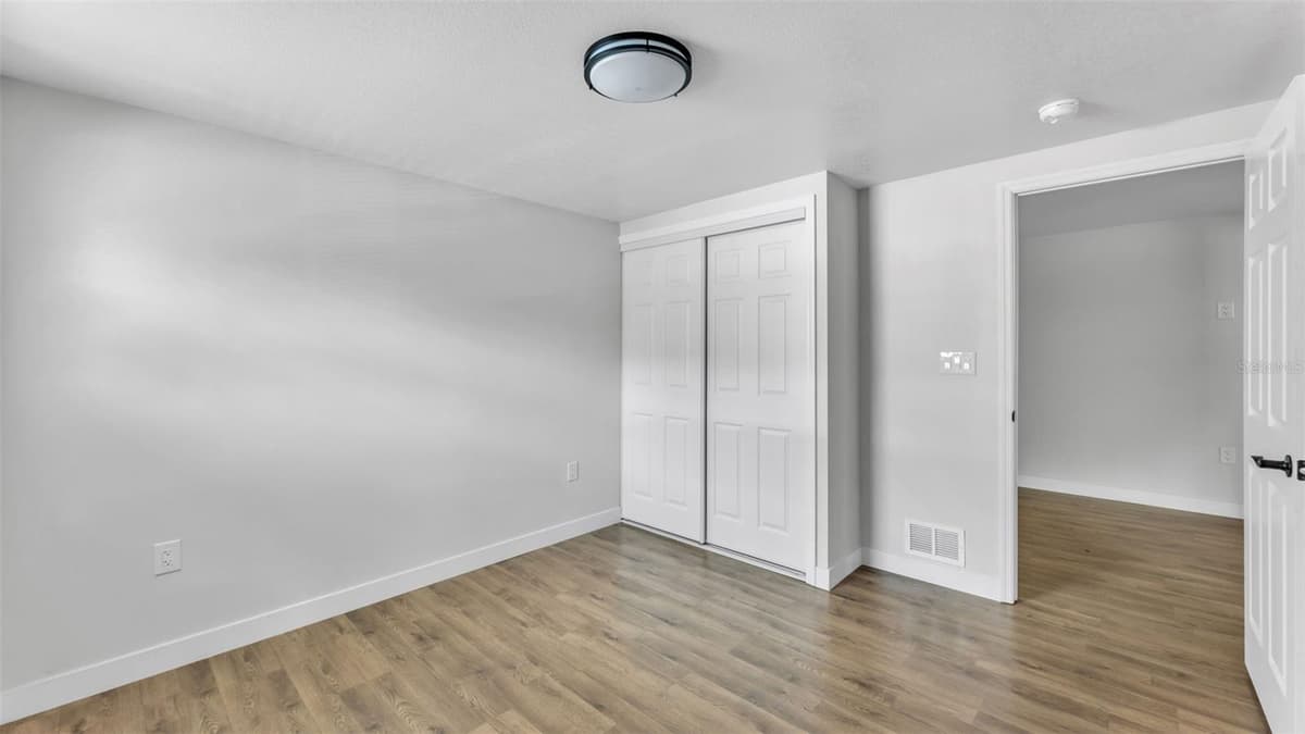 1060 STANFORD STREET — photo 15 of 34