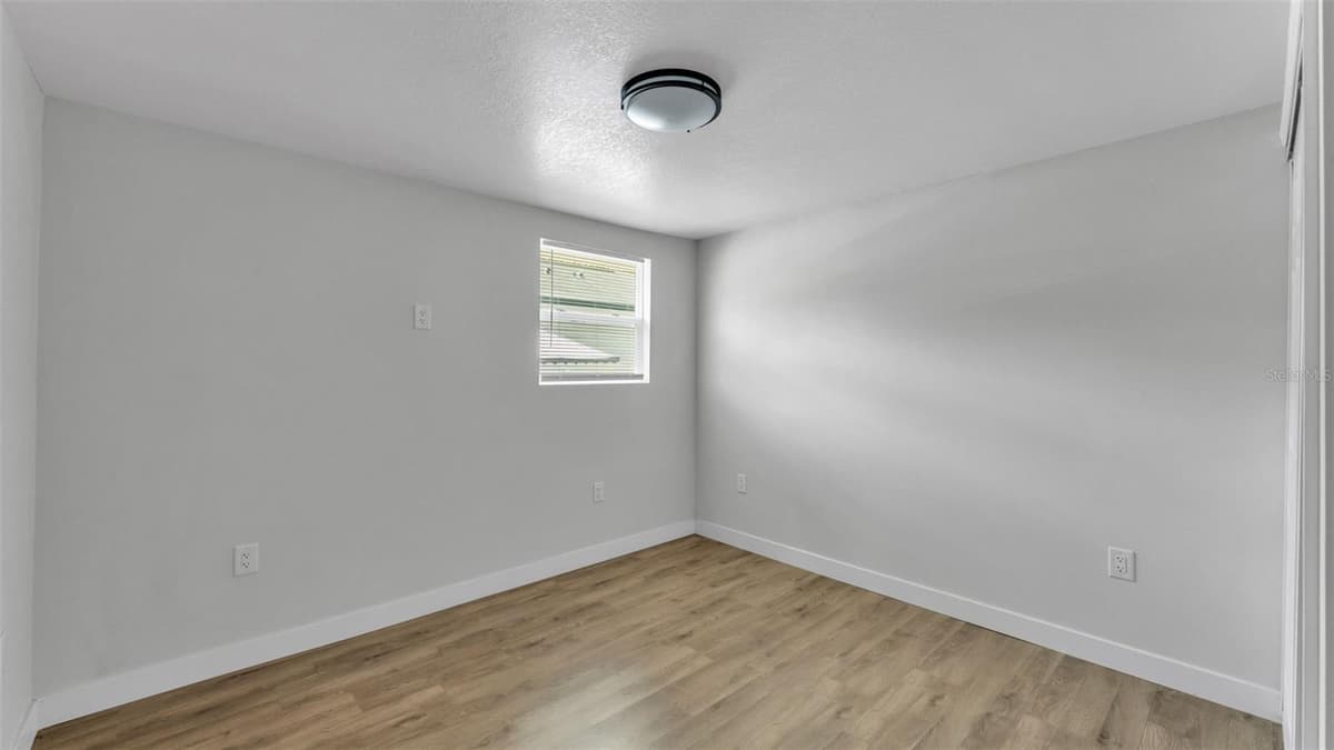 1060 STANFORD STREET — photo 14 of 34