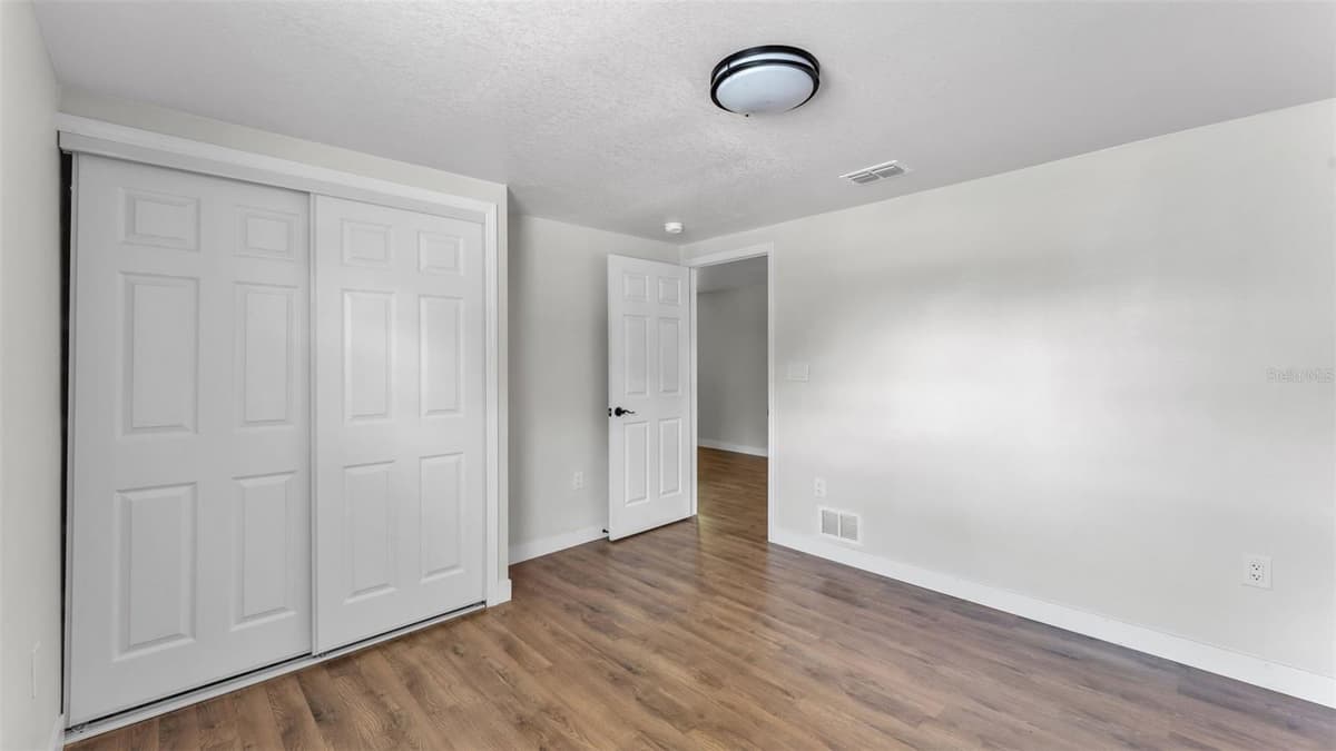 1060 STANFORD STREET — photo 13 of 34