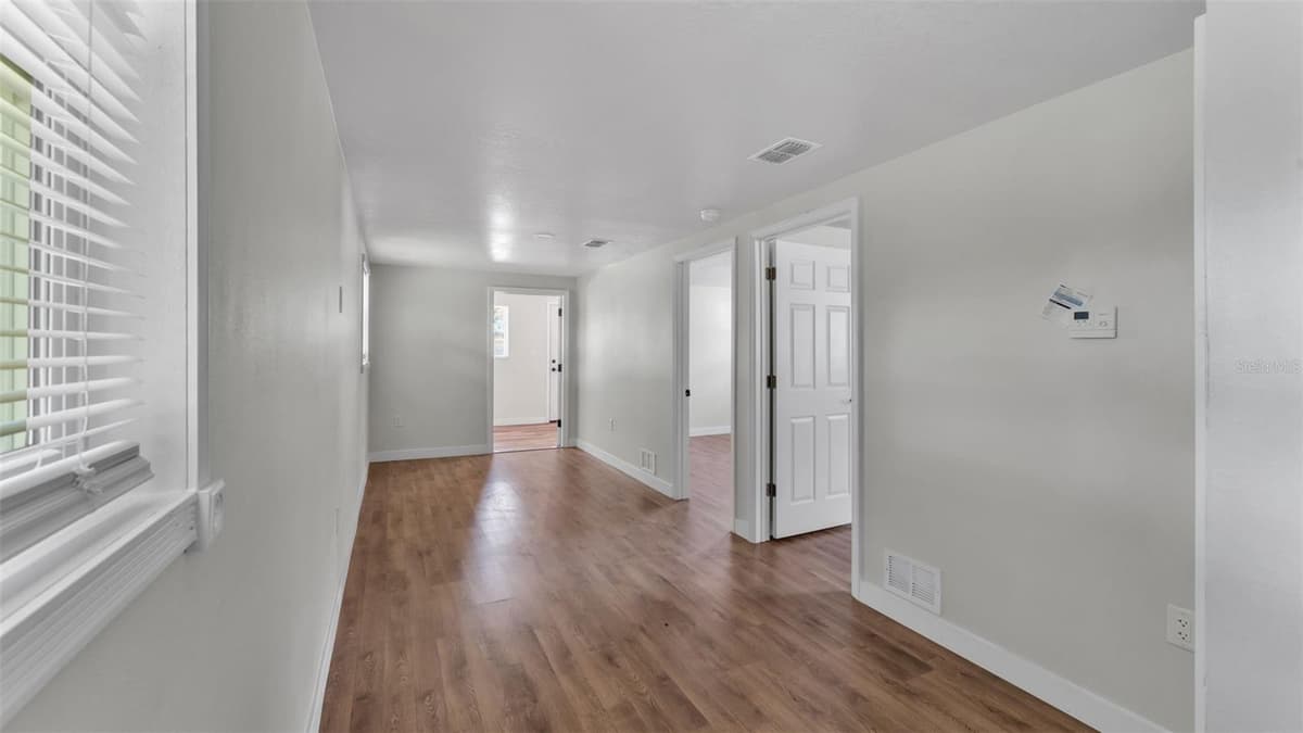 1060 STANFORD STREET — photo 11 of 34