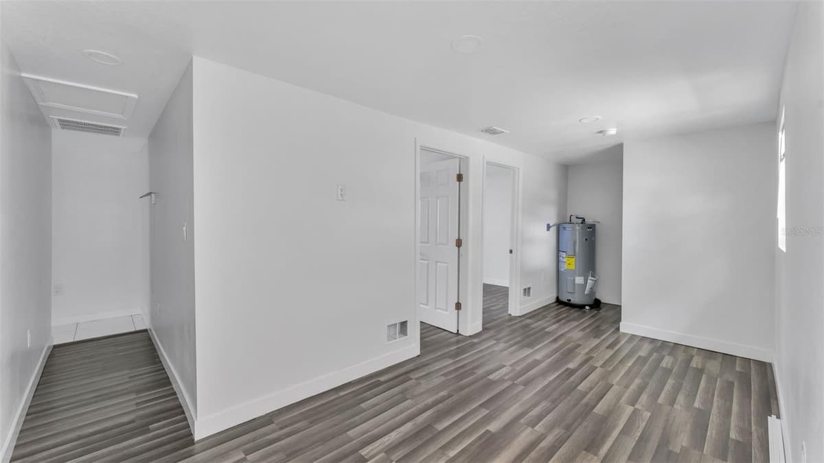 1060 STANFORD STREET — photo 22 of 34