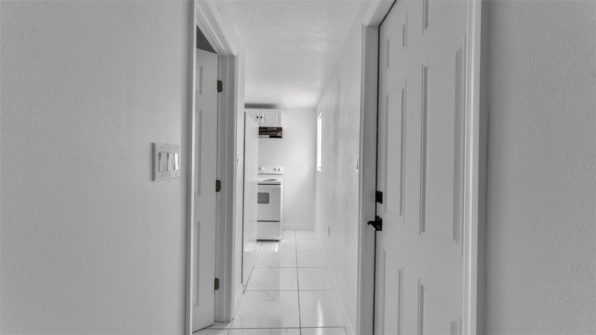 1060 STANFORD STREET — photo 29 of 34