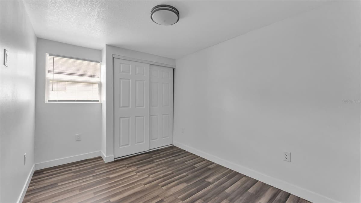 1060 STANFORD STREET — photo 25 of 34