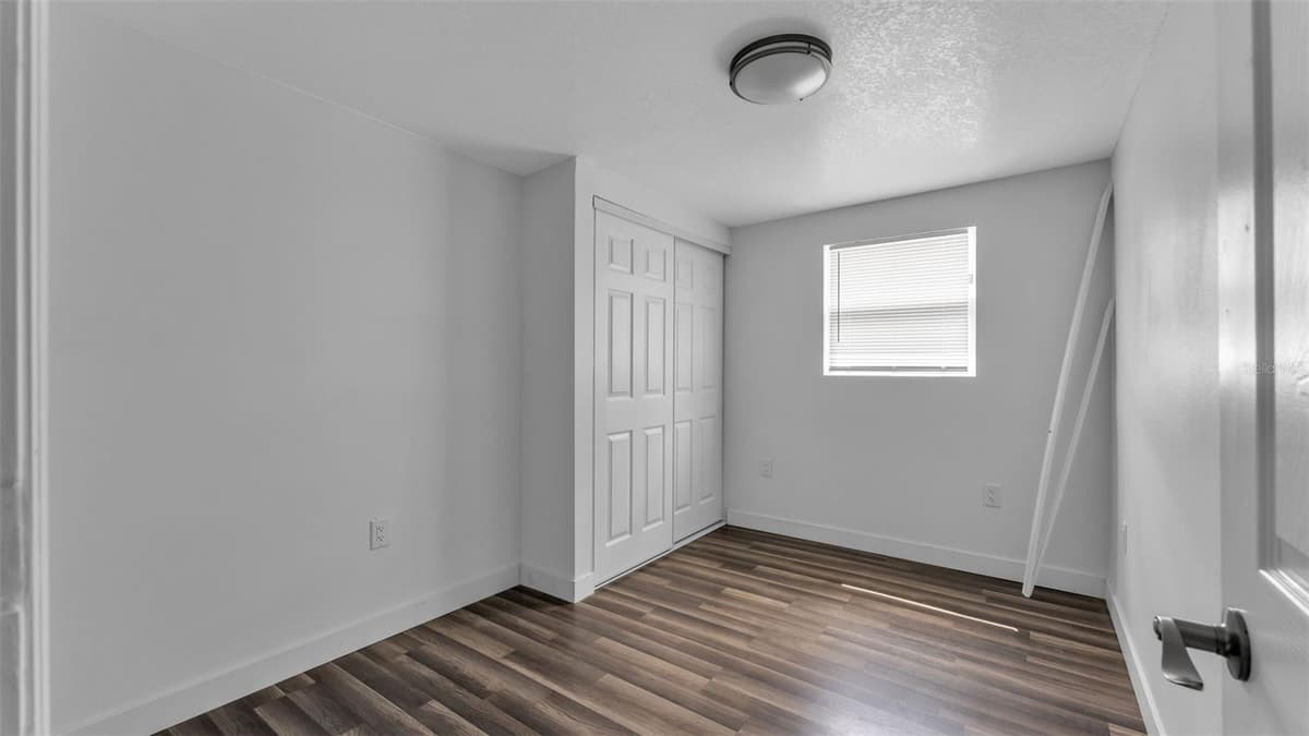 1060 STANFORD STREET — photo 27 of 34