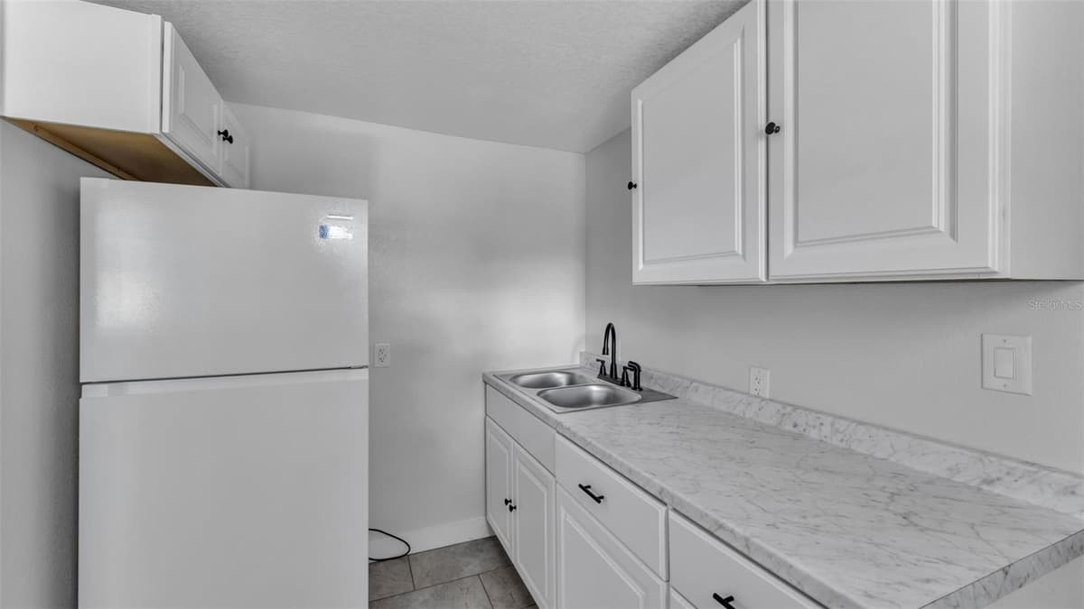 1060 STANFORD STREET — photo 17 of 34