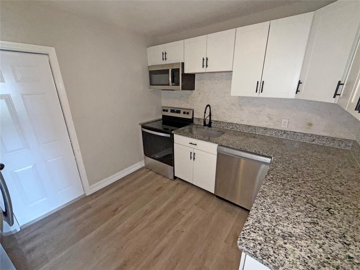 1116 EDITH AVENUE — photo 6 of 14
