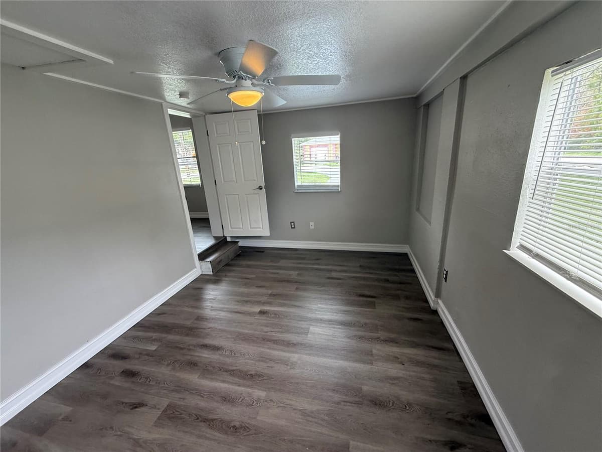 1116 EDITH AVENUE — photo 9 of 14