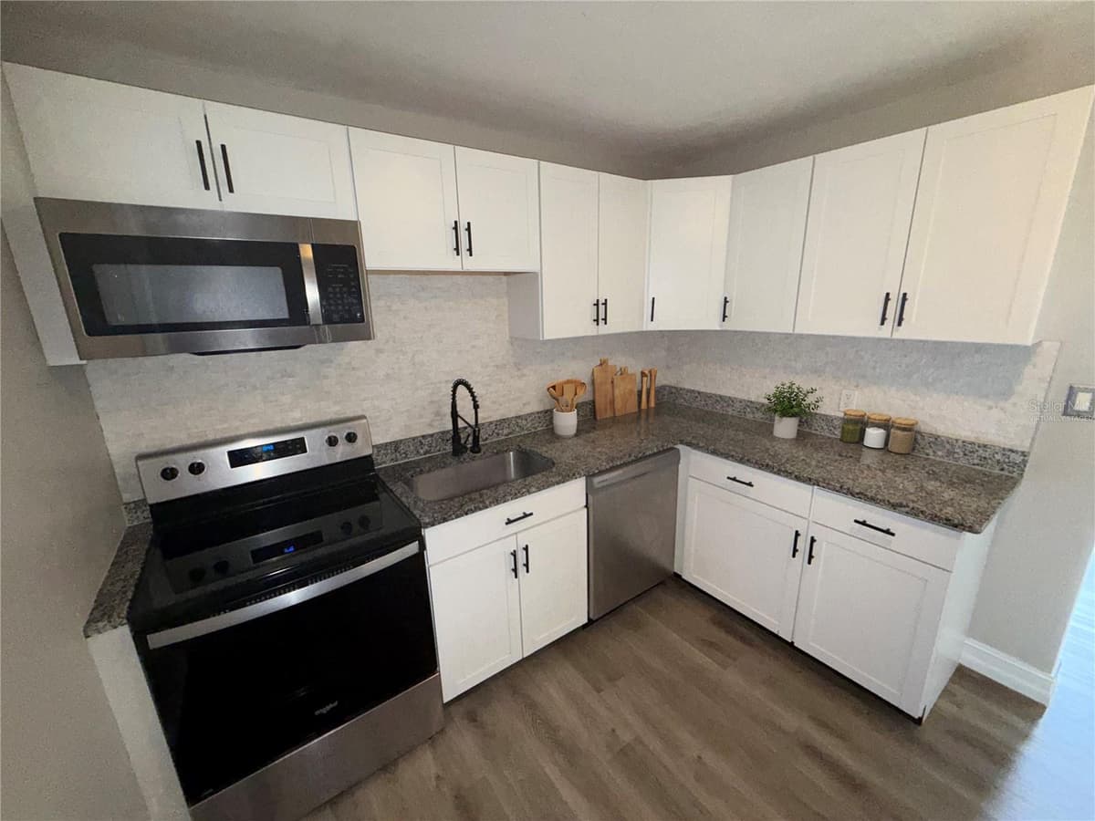 1116 EDITH AVENUE — photo 7 of 14
