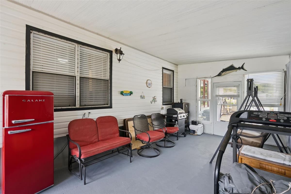 109 DOUGLAS STREET — photo 28 of 52