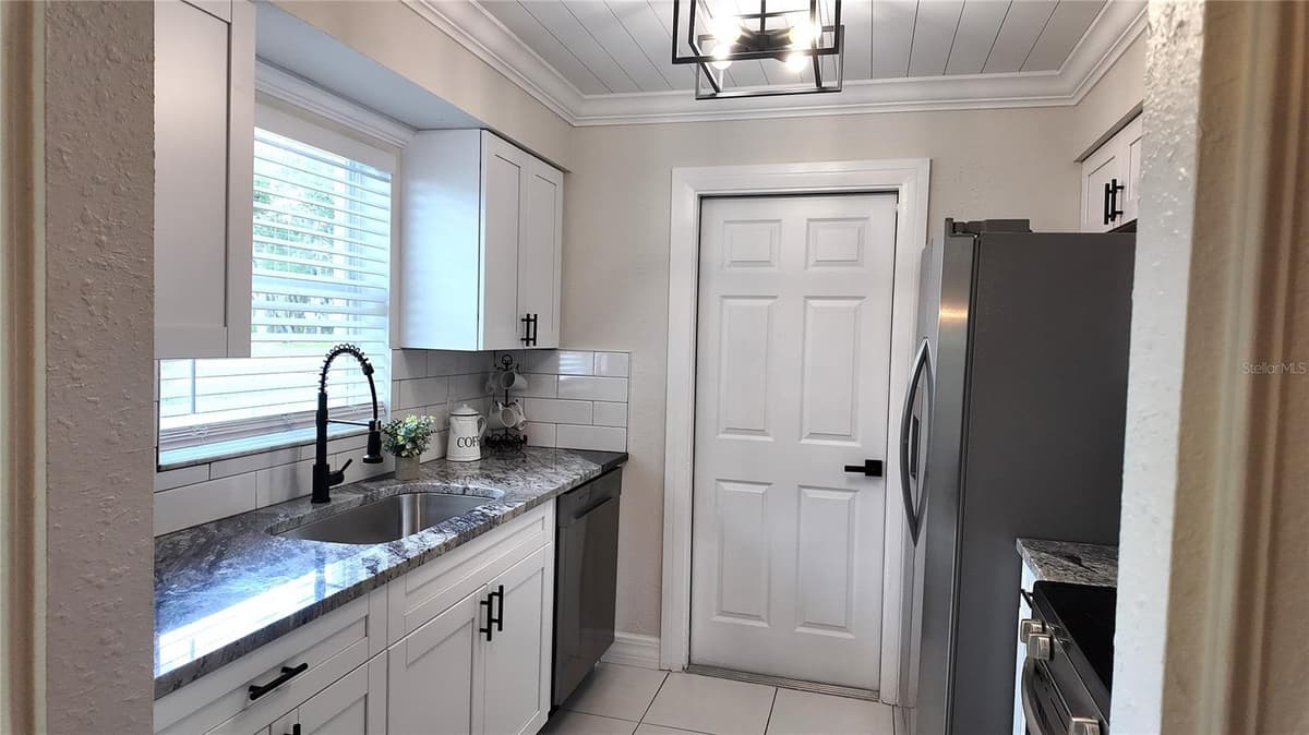 39608 MEADOWOOD LOOP — photo 16 of 40