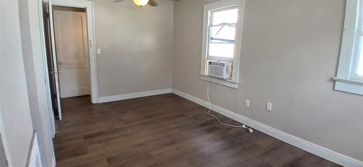 2055 28TH AVENUE — photo 14 of 33