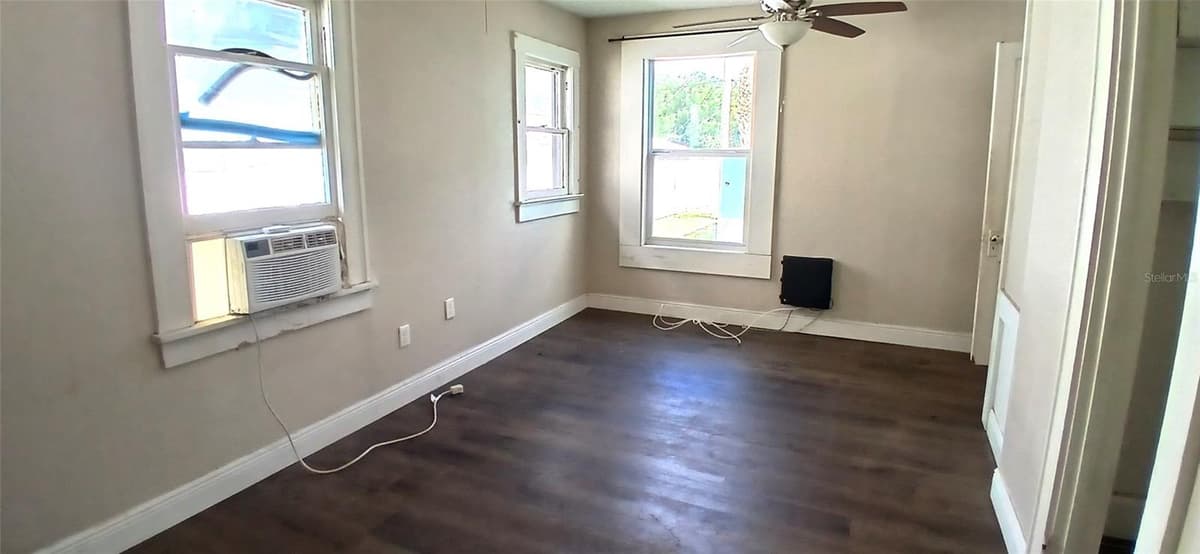 2055 28TH AVENUE — photo 13 of 33