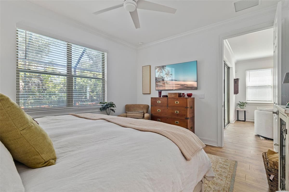 145 SOLIERA STREET — photo 18 of 58
