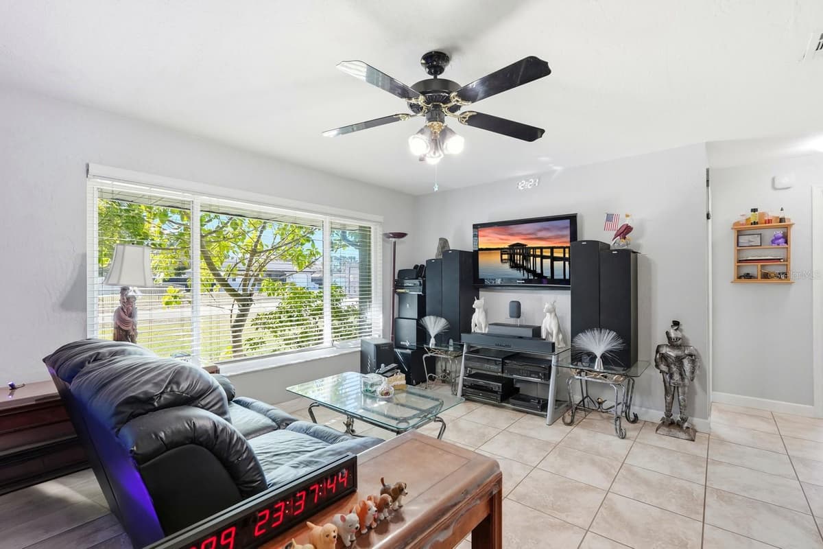 934 WILMINGTON DRIVE — photo 17 of 42