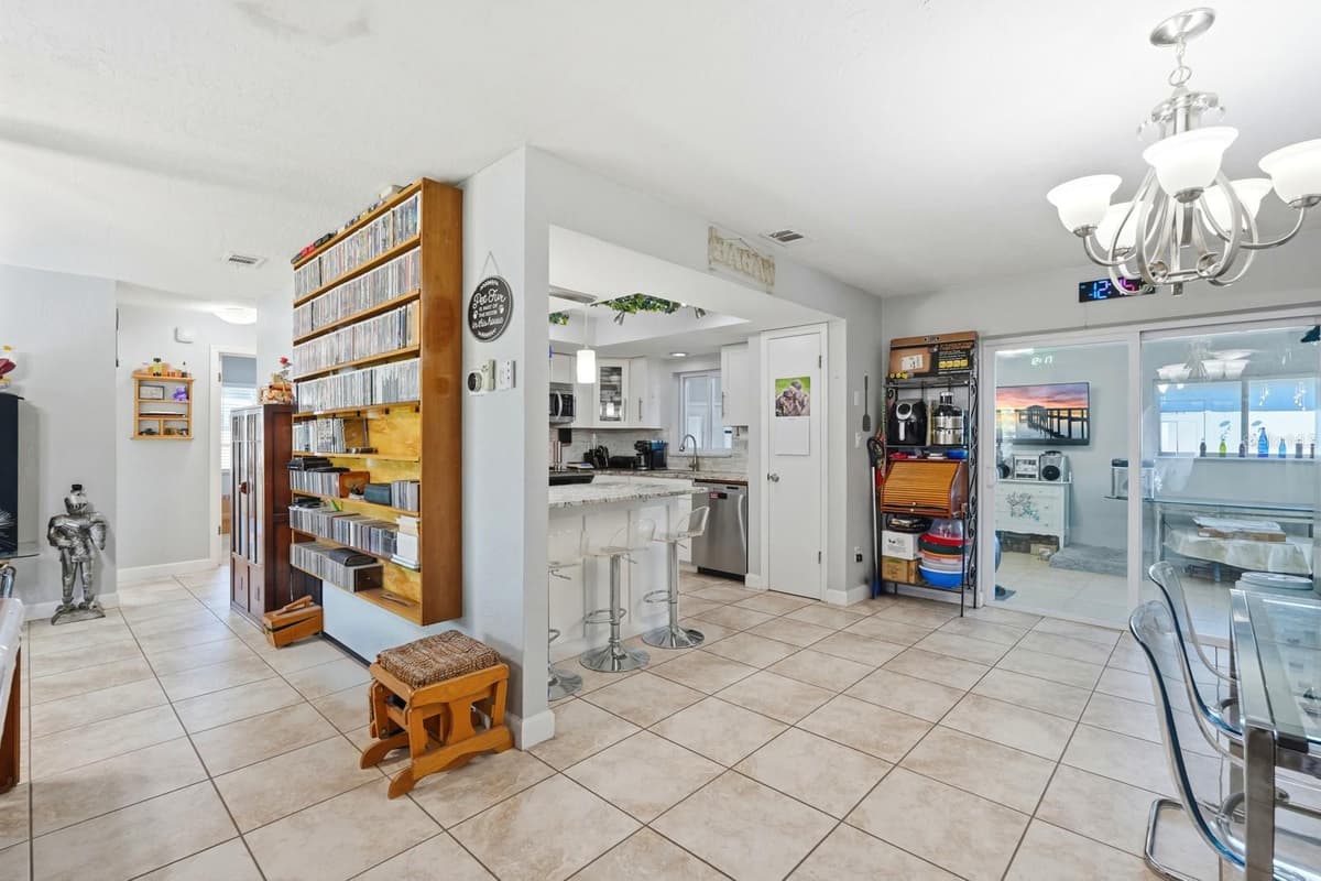 934 WILMINGTON DRIVE — photo 8 of 42