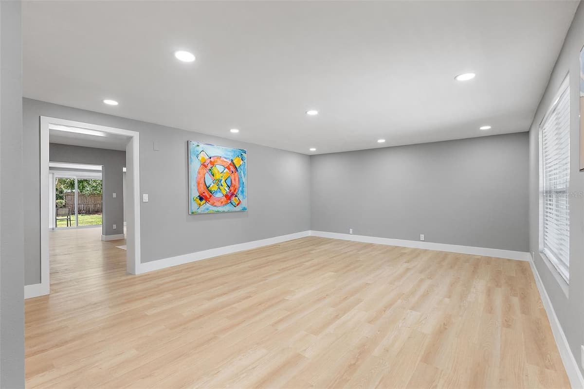 3926 HELENA STREET — photo 11 of 31