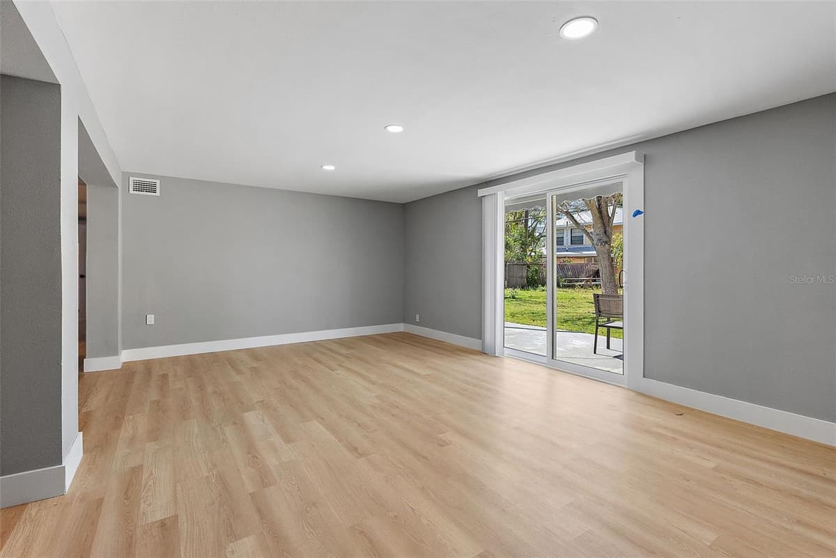 3926 HELENA STREET — photo 27 of 31
