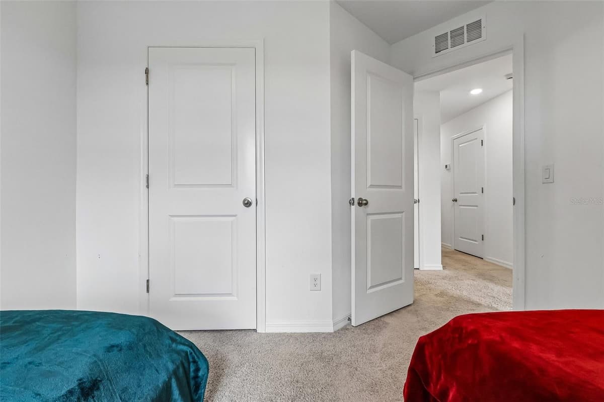 658 LONGBOAT DRIVE — photo 31 of 41